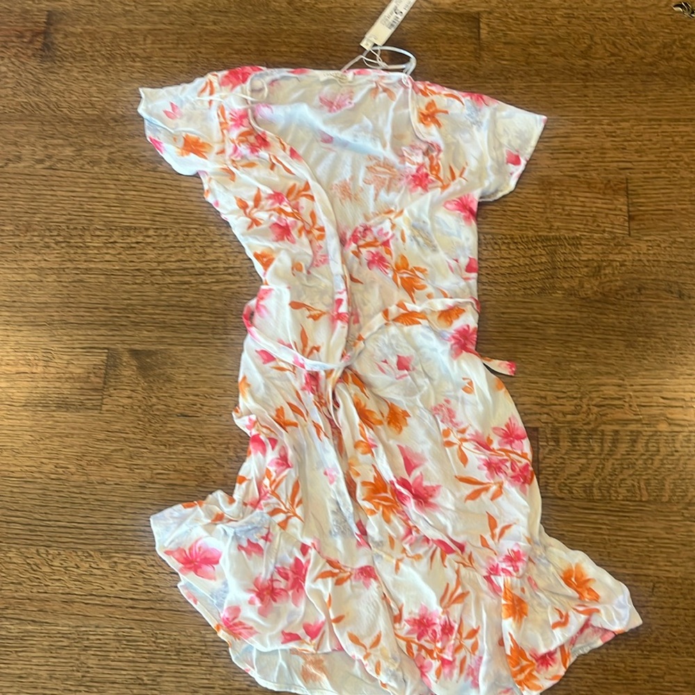 Beautiful floral wrap dree